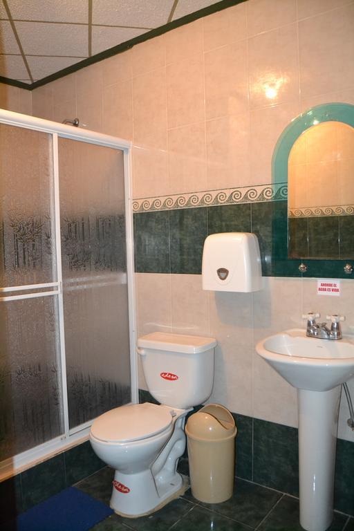 Mashy'S Hostal Отавало Экстерьер фото